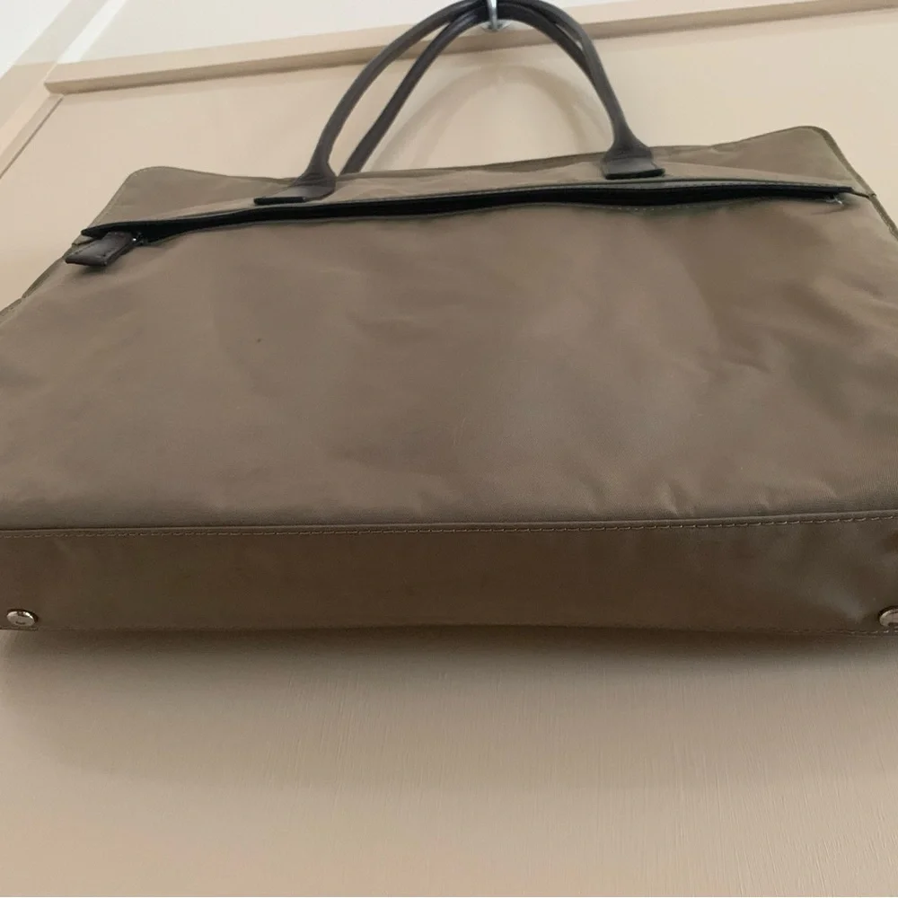 ✨Host Pick✨ agnes b Shoulder Bag - Picture 2 of 11
